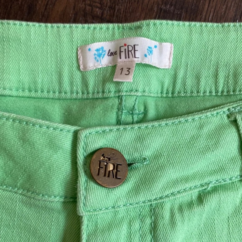 Shorts - Picture 2 of 3